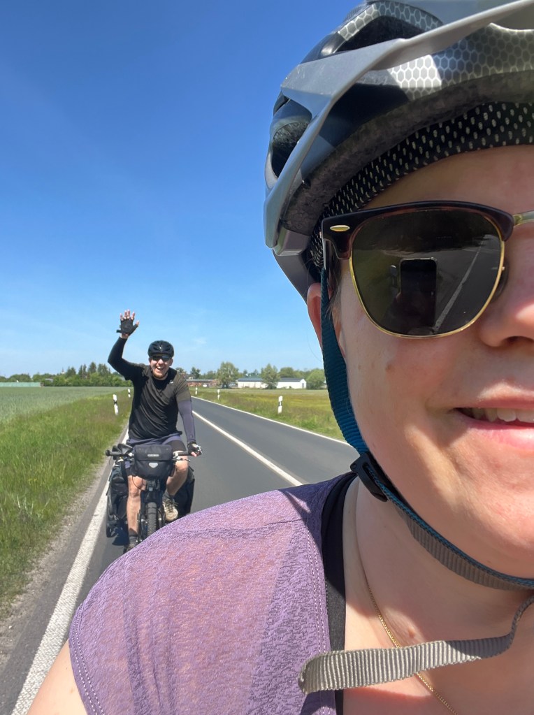 Lu und Bodo auf den Fahrrädern